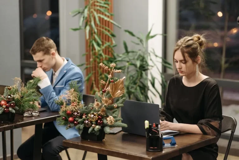 Best seasonal decor for busy adults