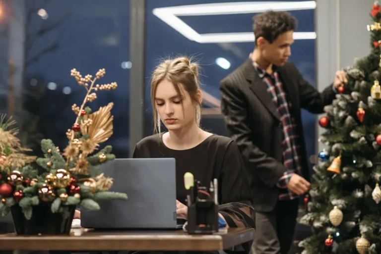 Best seasonal decor for creative people