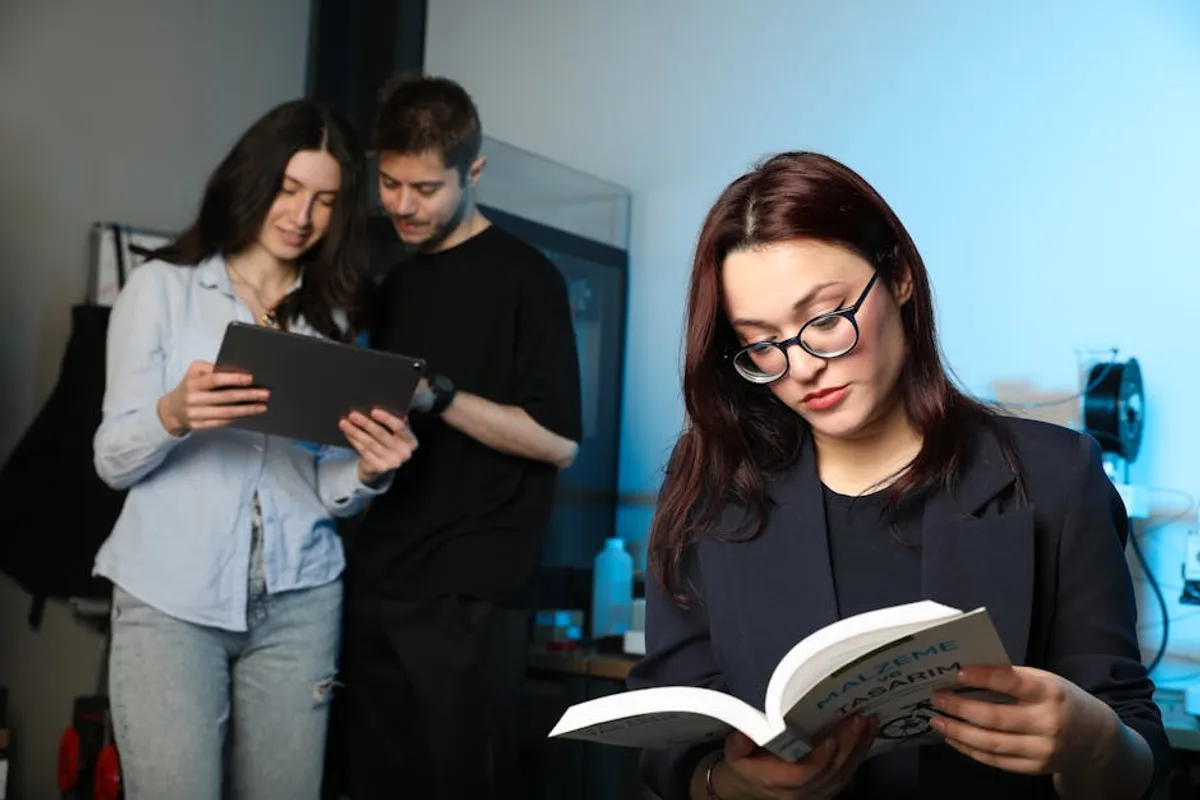 Bookish Hobbies Checklist for Travel Lovers