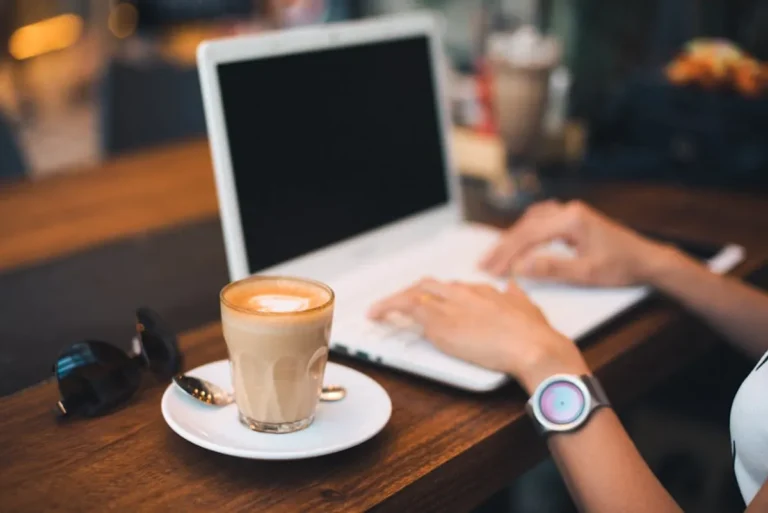 Coffee Shop Workdays Checklist for Remote Workers