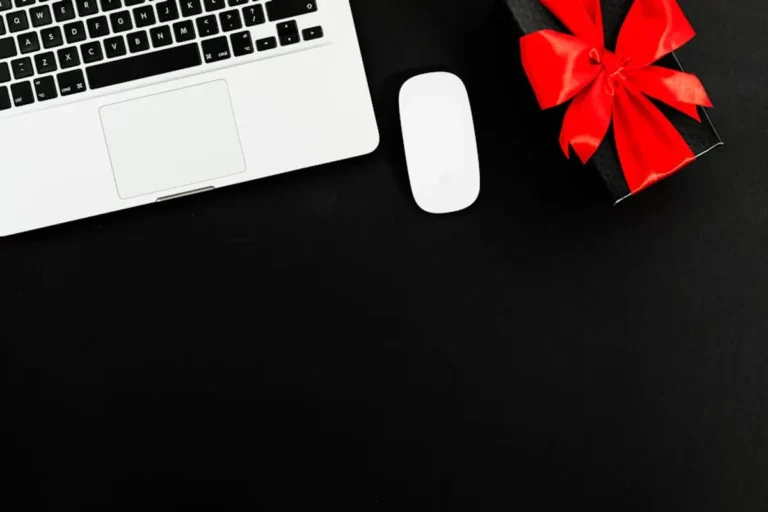 Gift Ideas Checklist for Travel Lovers