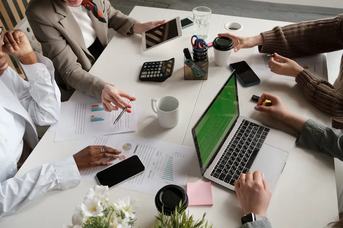 How to Plan coffee shop workdays Without Overspending