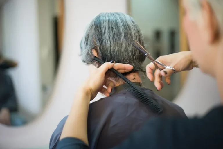 Short Haircuts for Women: Style Ideas
