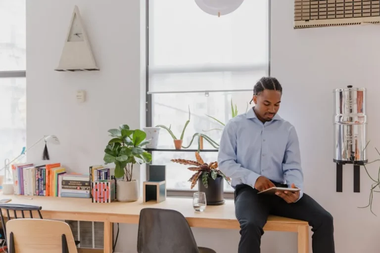 Small Apartment Living Checklist for Creative People