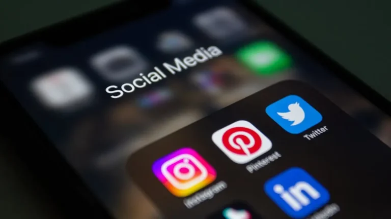 Social Media Captions Checklist for New Homeowners